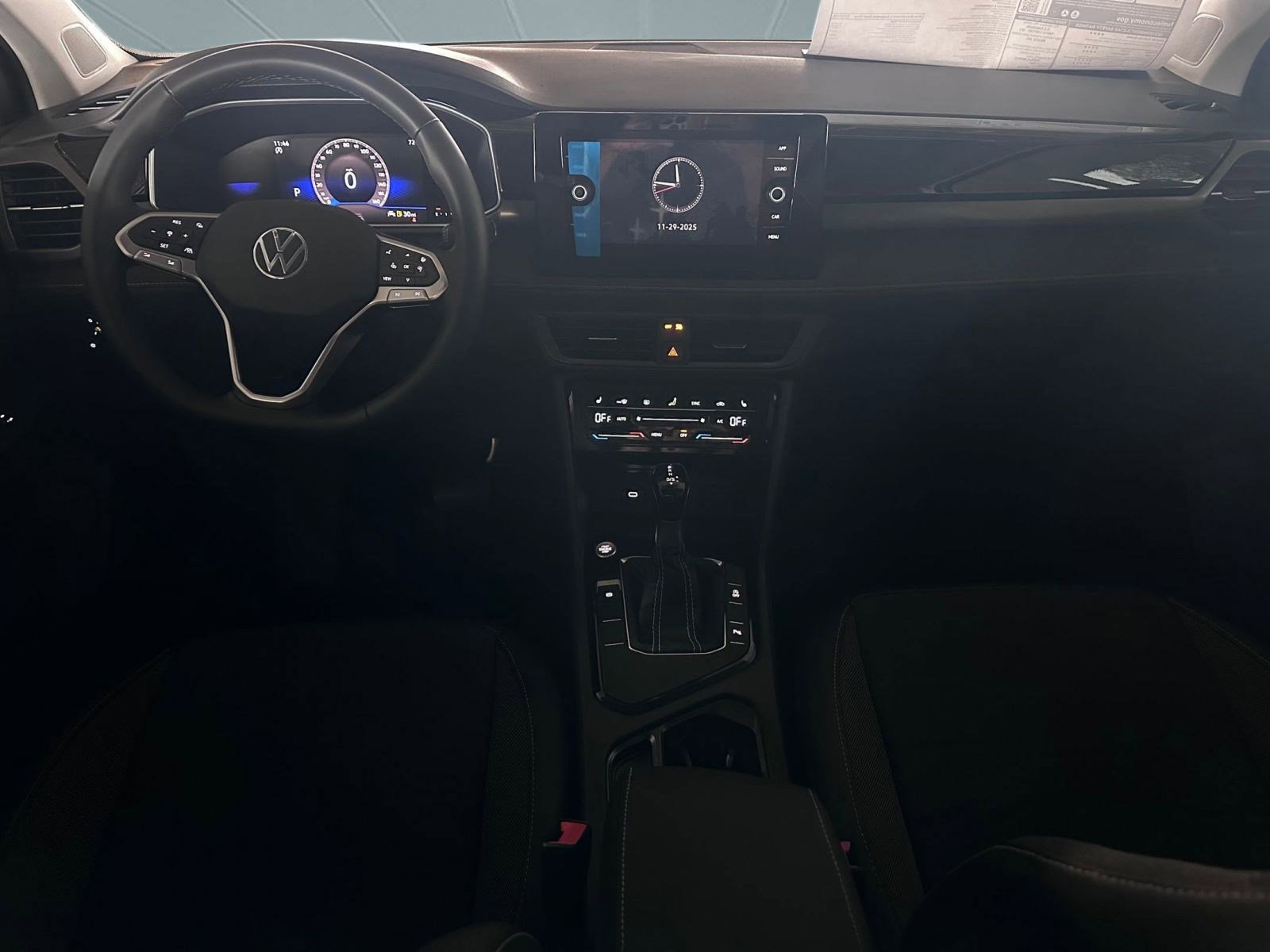 New 2026 Volkswagen Taos SE image 14