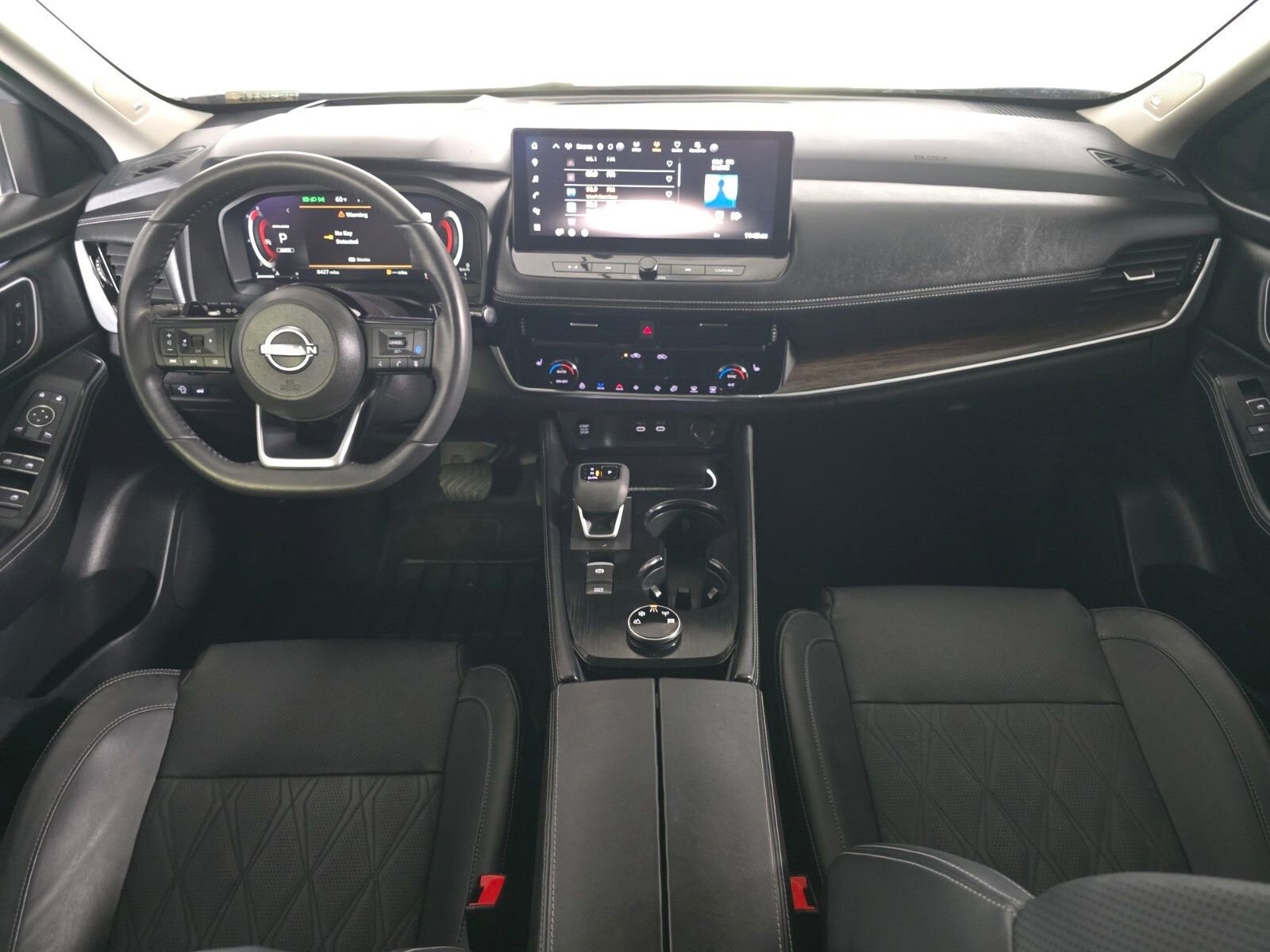 Used 2024 Nissan Rogue Platinum w/ Platinum Premium Package image 32