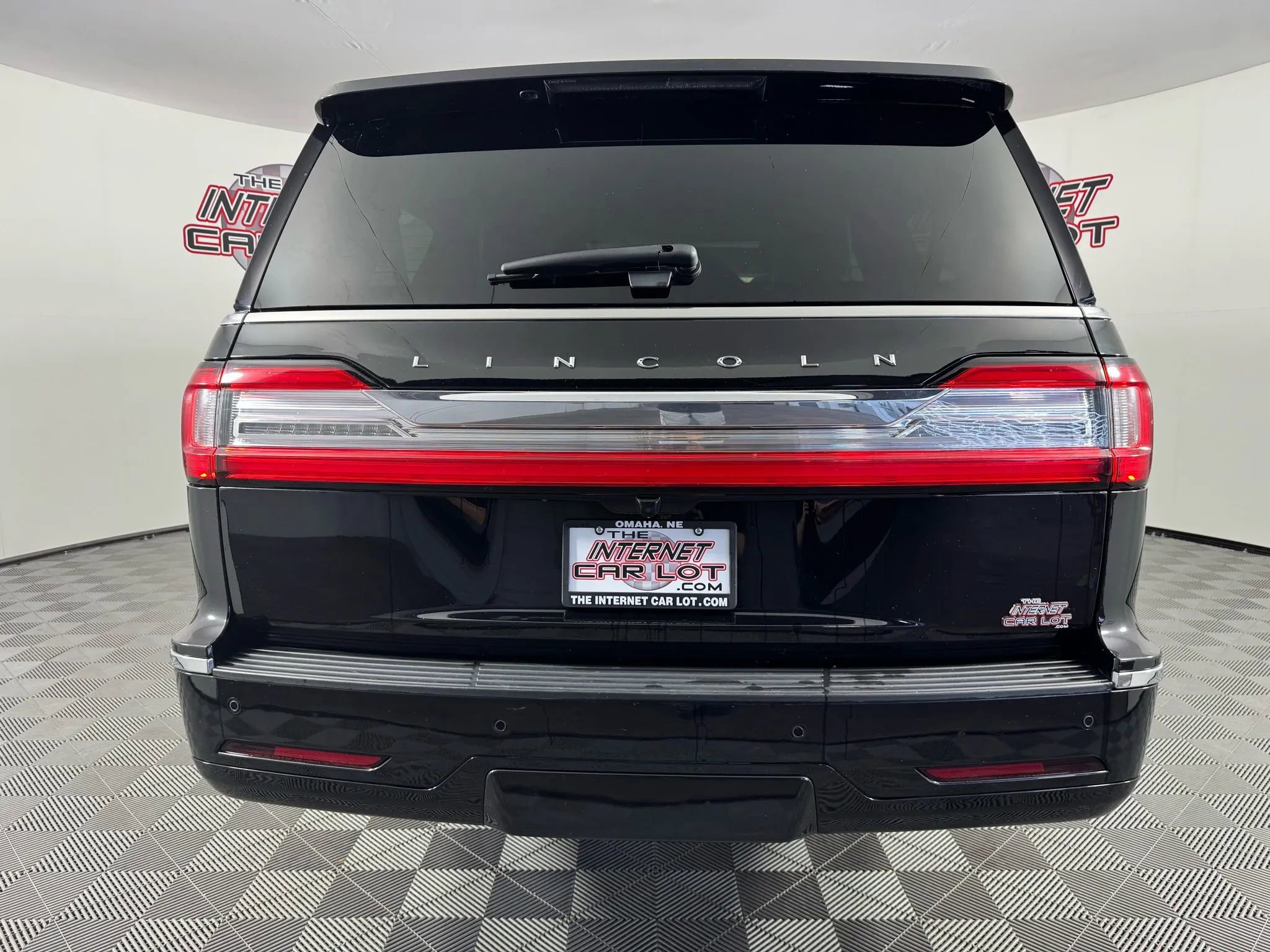 Used 2020 Lincoln Navigator L Reserve w/ Equipment Group 208A Reserve image 6