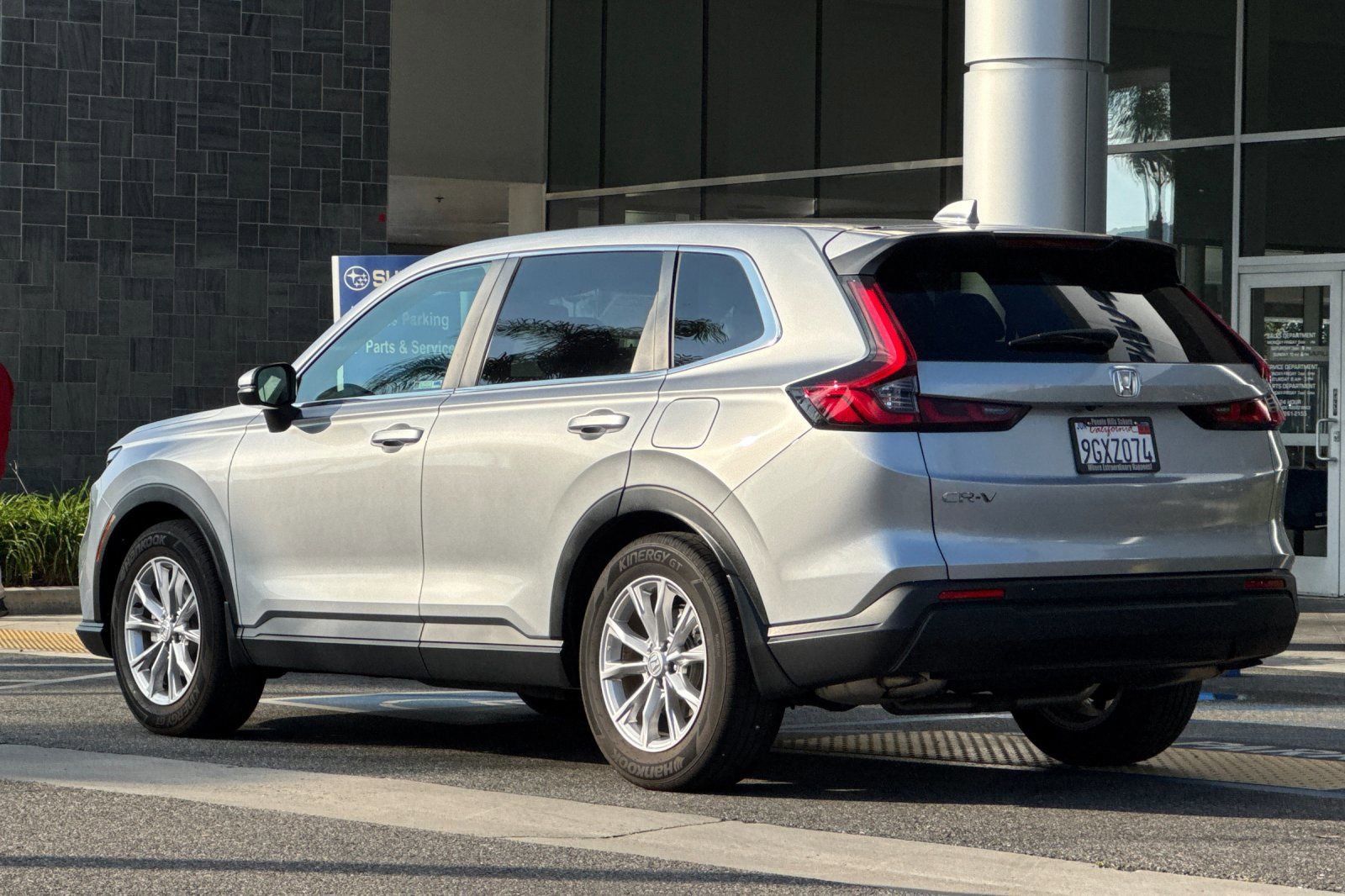 Used 2023 Honda CR-V EX image 6