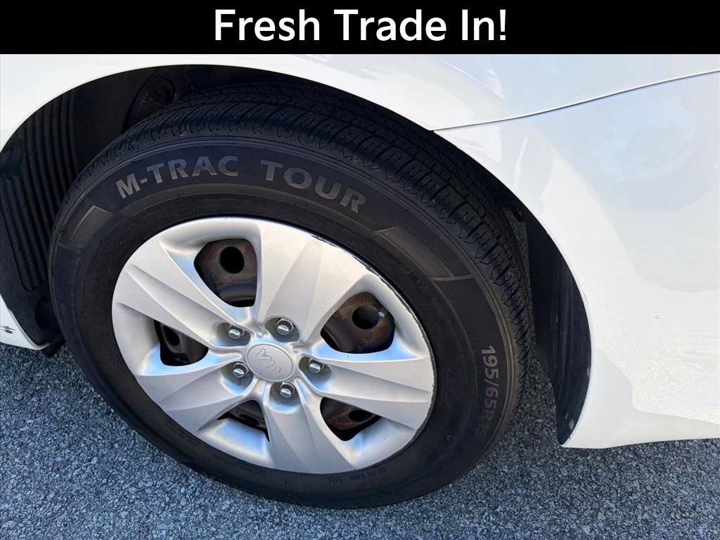 Used 2017 Kia Forte LX image 6