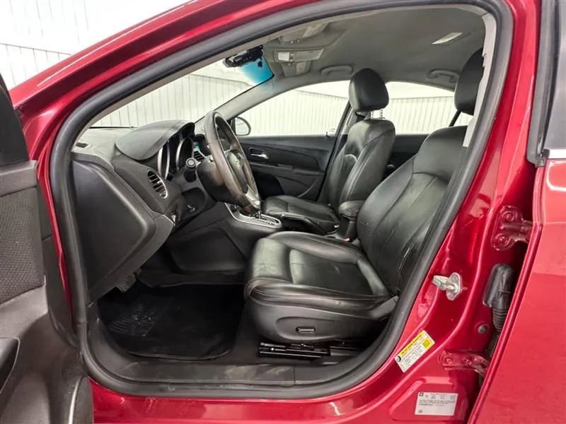 Used 2011 Chevrolet Cruze LT image 11