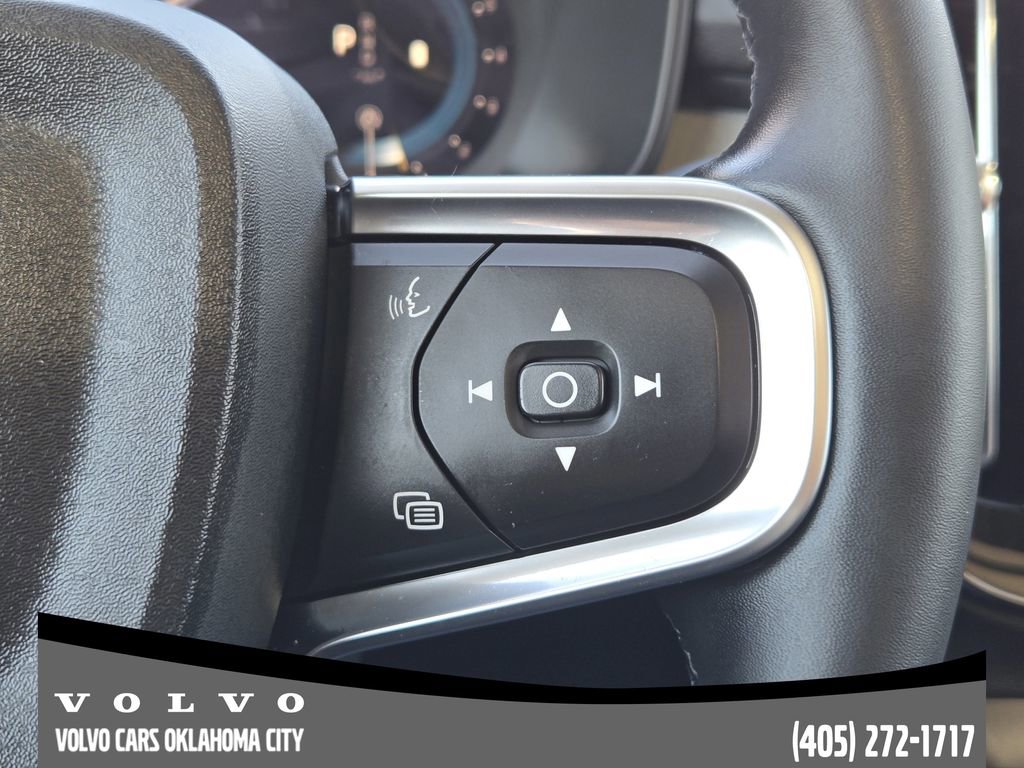 Certified 2025 Volvo XC40 B5 Core w/ Protection Package Premier image 28