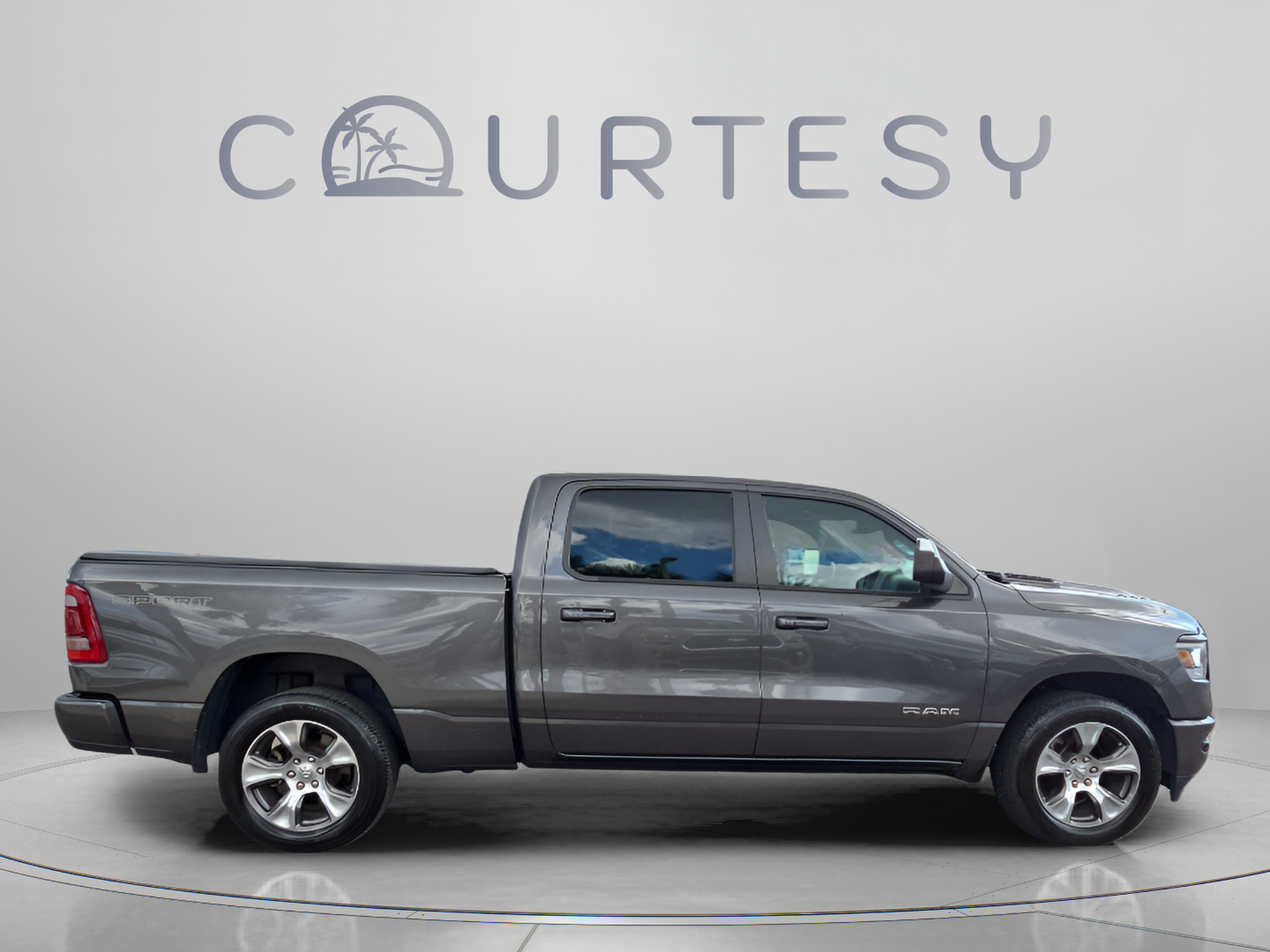 Used 2023 RAM 1500 Laramie AWD/4WD image 6