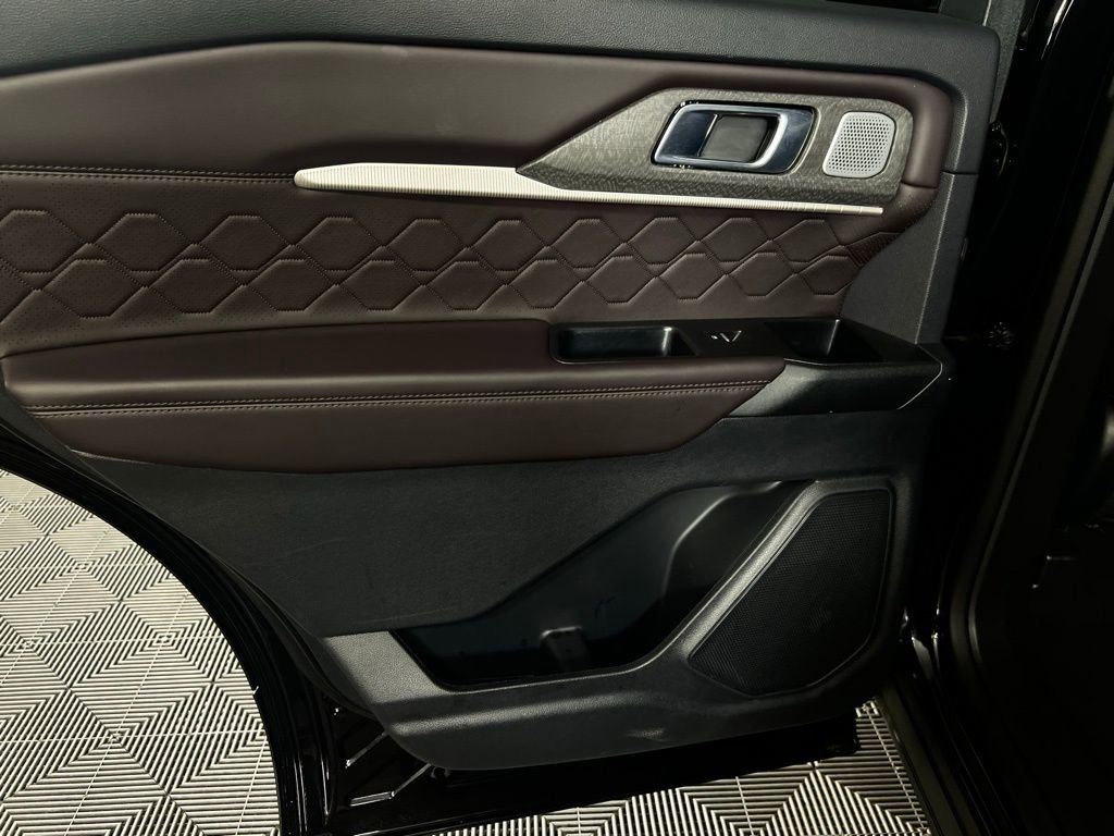 Used 2025 Ford Explorer Platinum w/ LUX Leather Package image 27