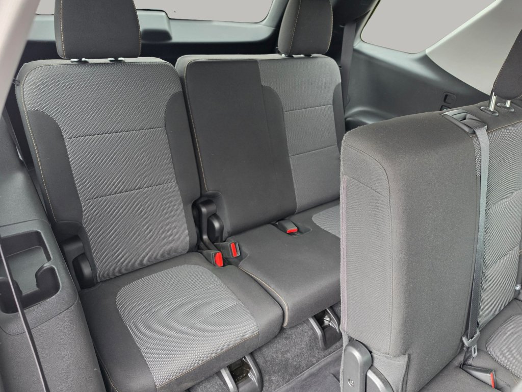 Used 2018 Chevrolet Traverse LS w/ LPO, Floor Liner Package AWD/4WD image 30