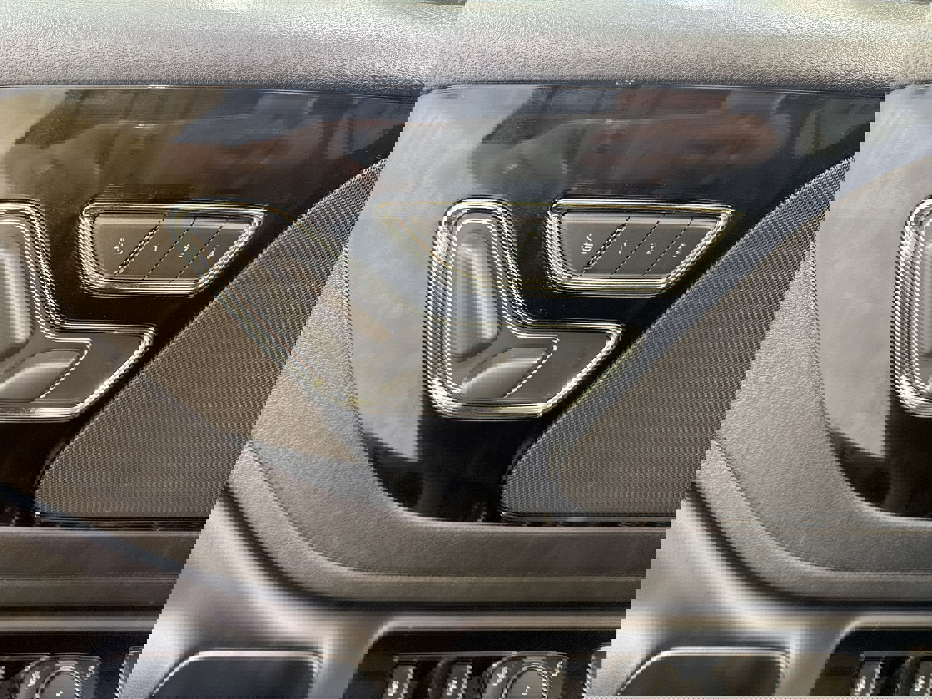 Used 2022 Lincoln Aviator AWD w/ Premium Package image 11