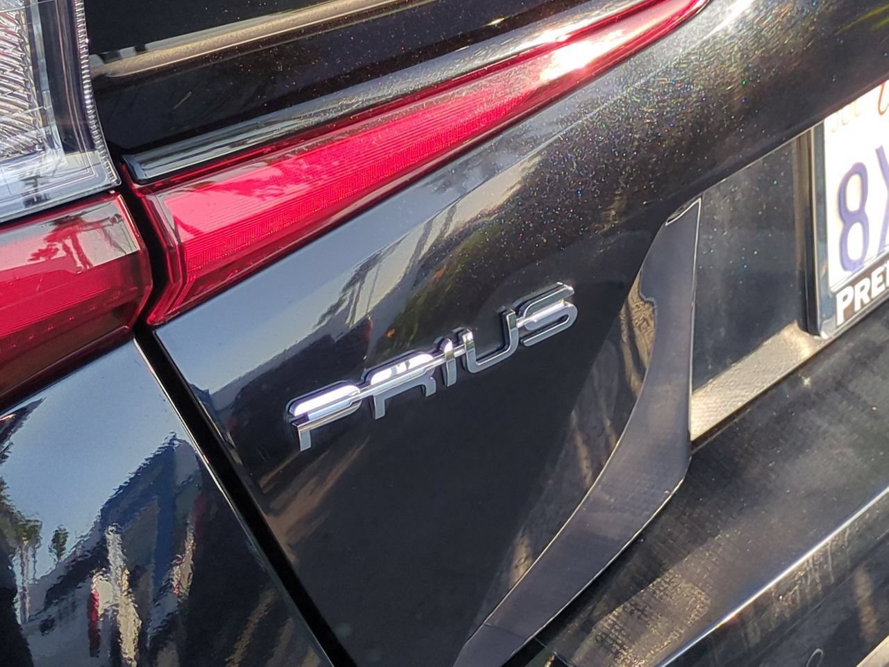 Used 2022 Toyota Prius LE FWD image 29