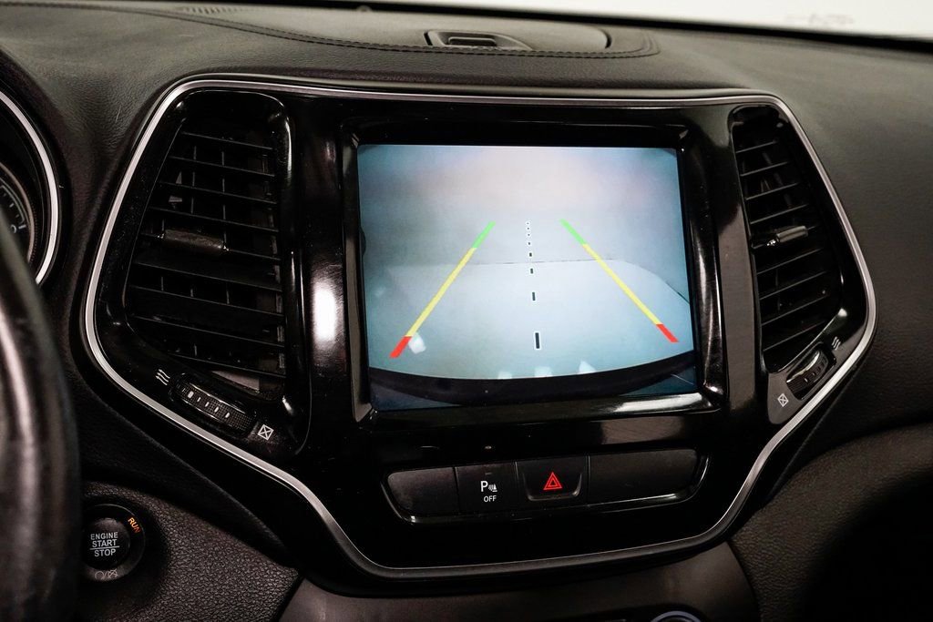 Used 2019 Jeep Cherokee Limited image 12