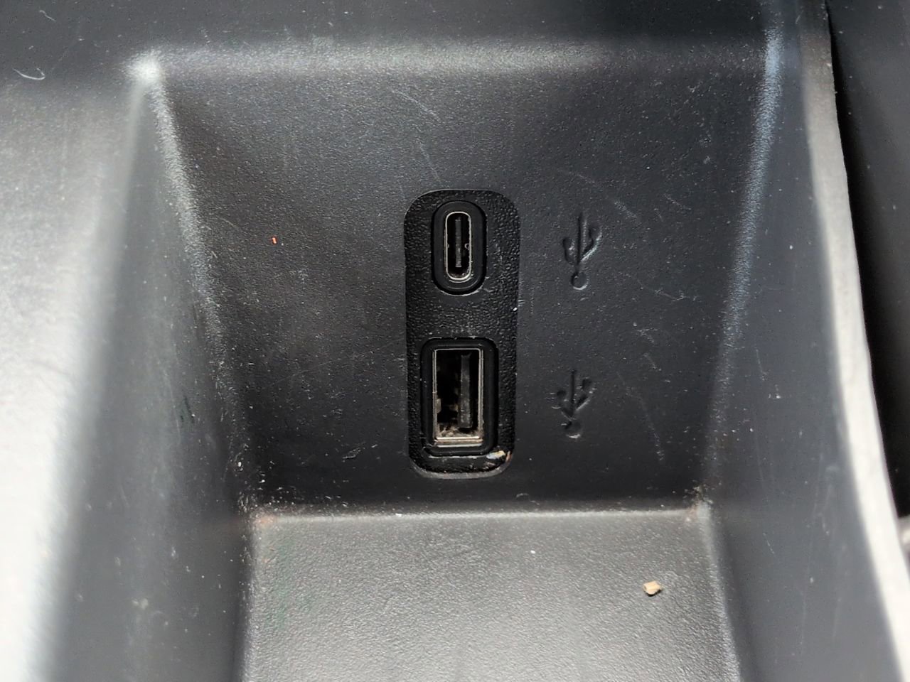 Used 2025 GMC Acadia Elevation FWD image 23