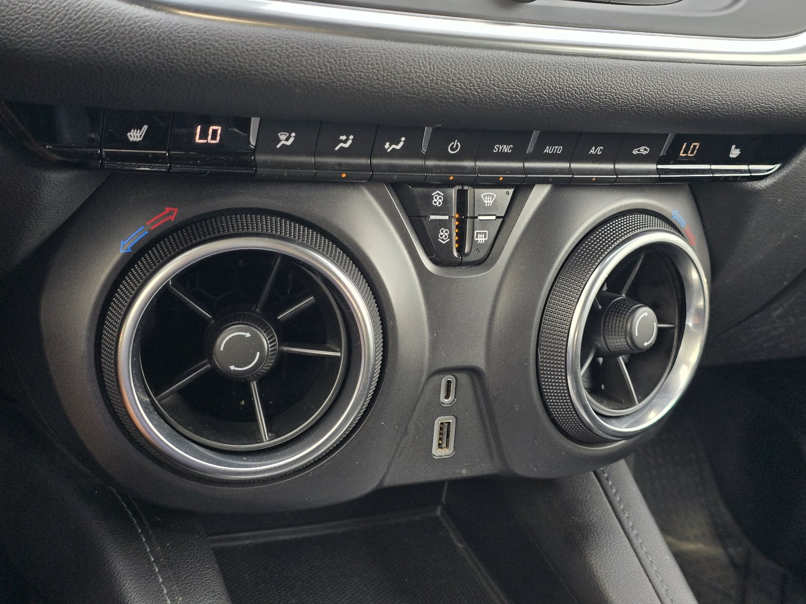 Used 2020 Chevrolet Blazer LT FWD image 18