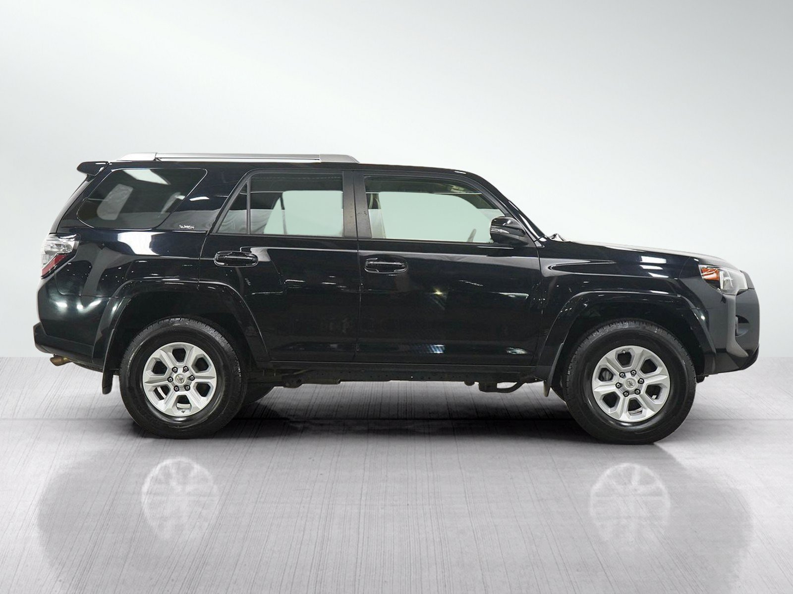 Used 2018 Toyota 4Runner SR5 Premium AWD/4WD image 6
