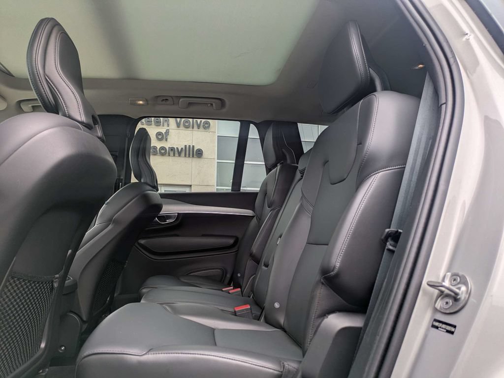 Certified 2025 Volvo XC90 B5 Core AWD/4WD image 16