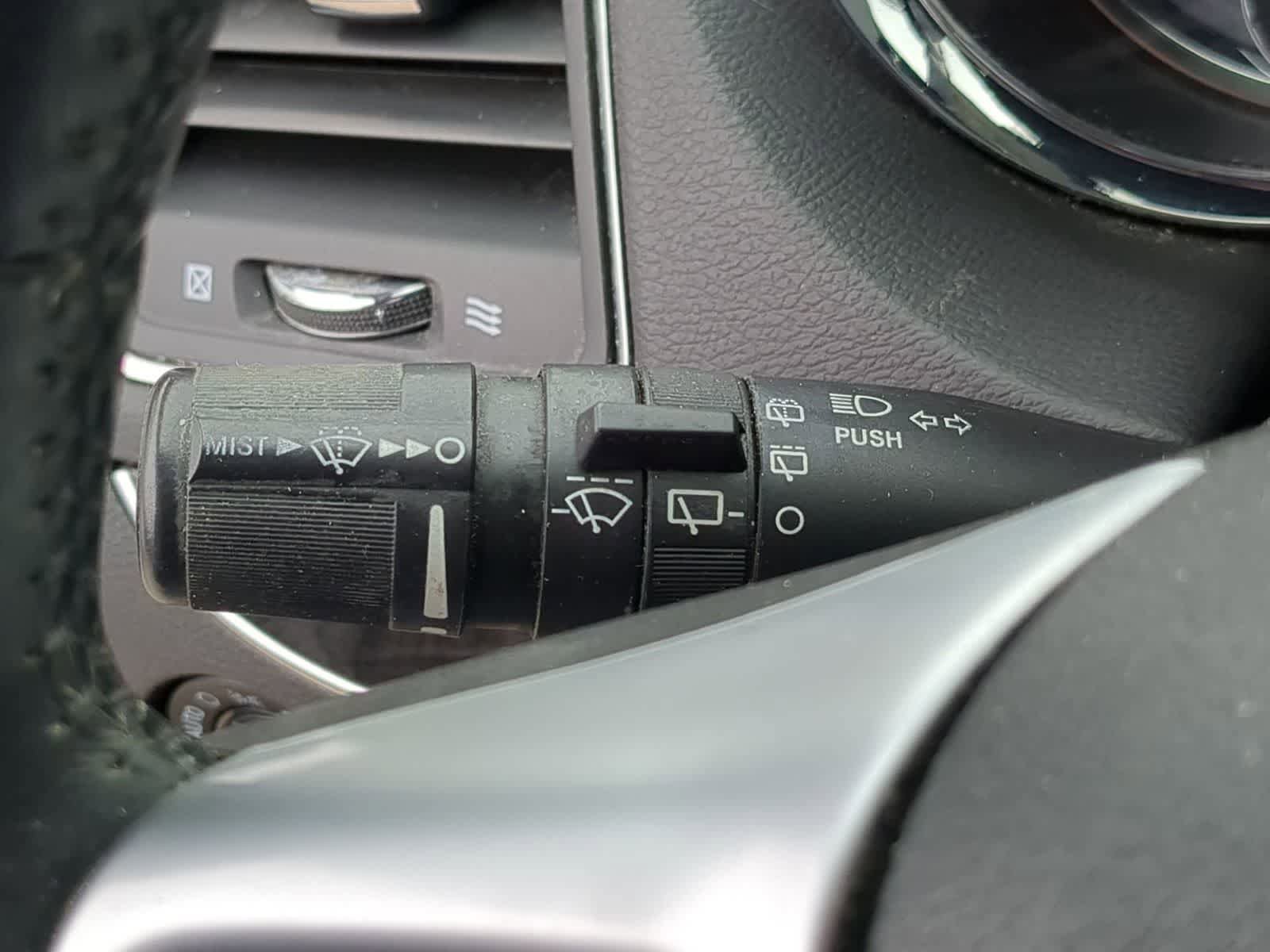 Used 2013 Chrysler Town & Country Touring-L FWD image 25