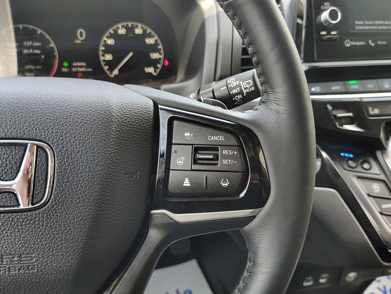 Used 2025 Honda Odyssey Elite image 34