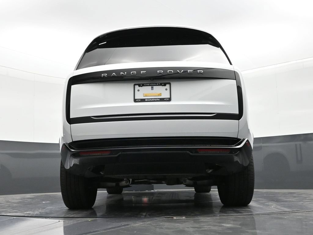 Used 2025 Land Rover Range Rover Long Wheelbase SE image 23