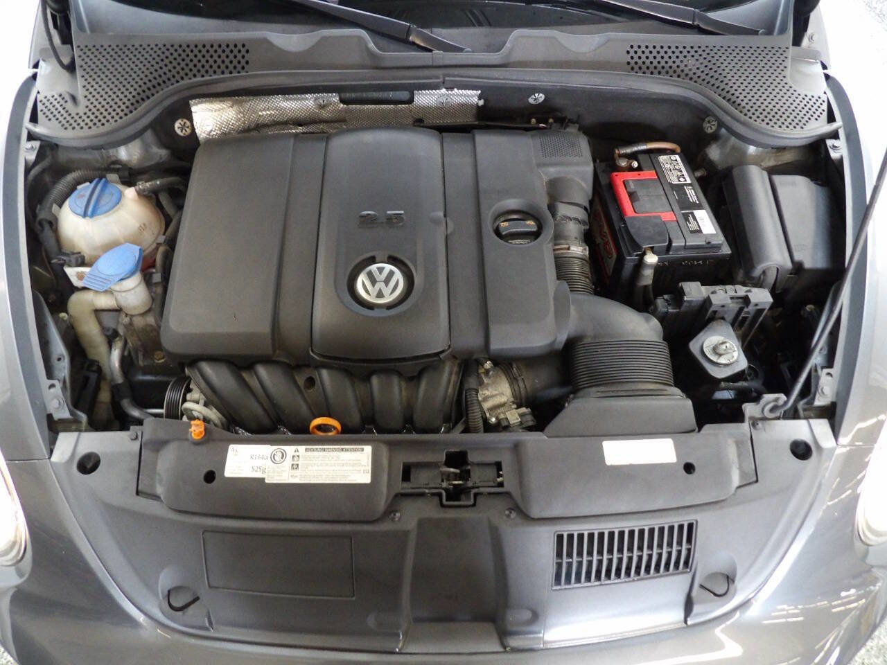 Used 2013 Volkswagen Beetle 2.5 FWD image 19