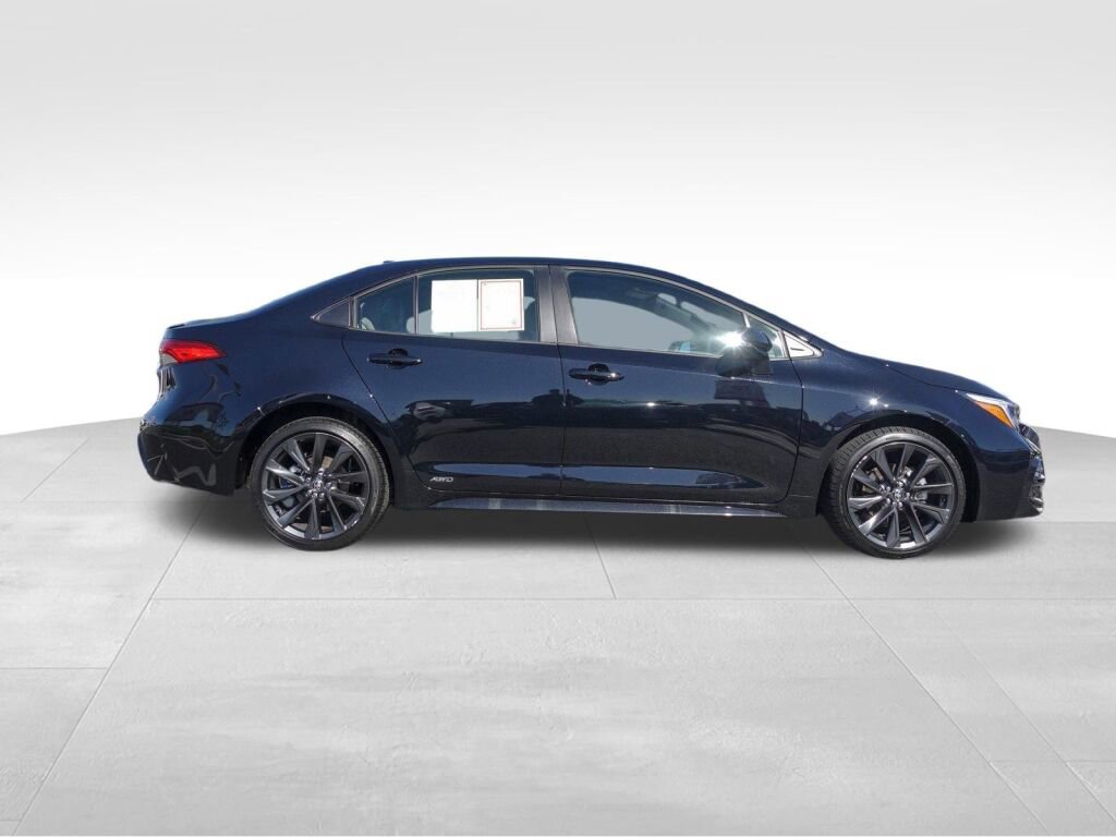 Certified 2025 Toyota Corolla SE w/ Convenience Package image 2