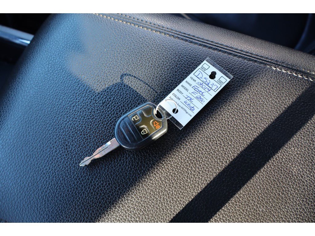 Used 2014 Ford F250 Lariat w/ Chrome Package image 33