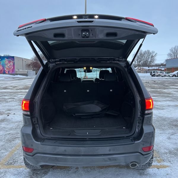 Used 2018 Jeep Grand Cherokee Altitude image 37