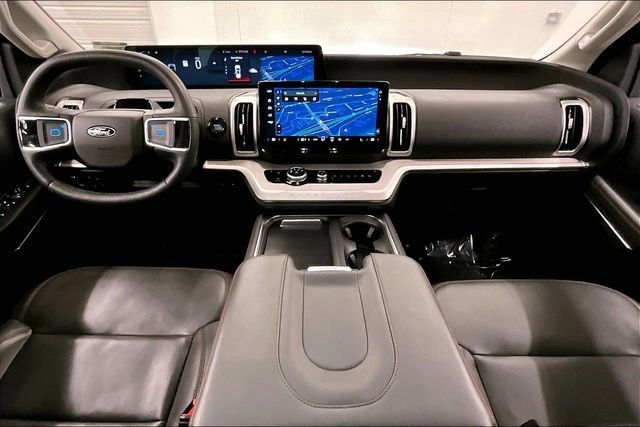 Used 2025 Ford Expedition Active image 18