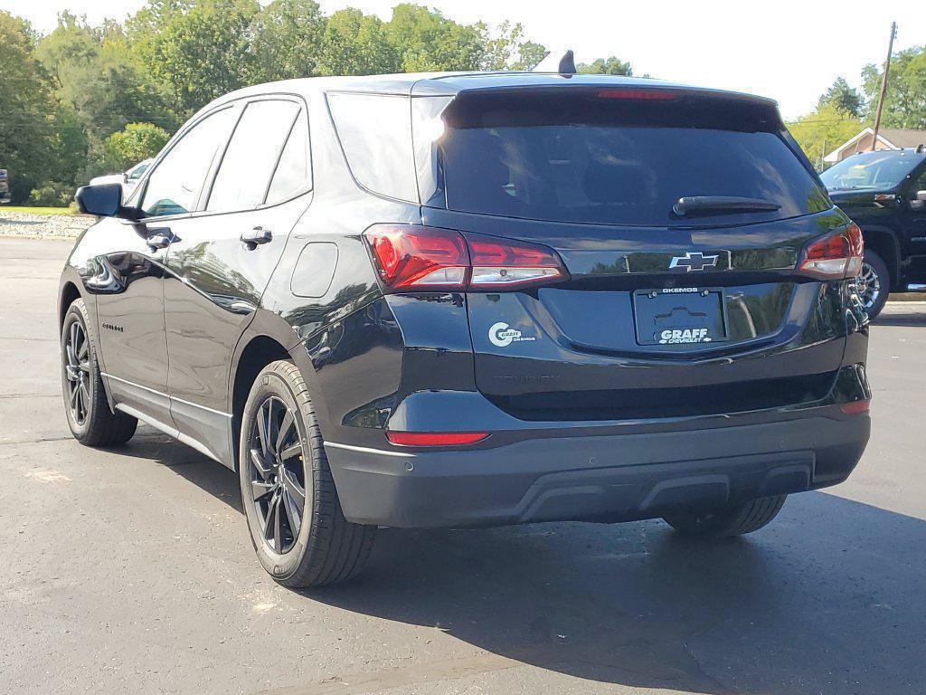 Used 2024 Chevrolet Equinox LS w/ LS Convenience Package FWD image 4