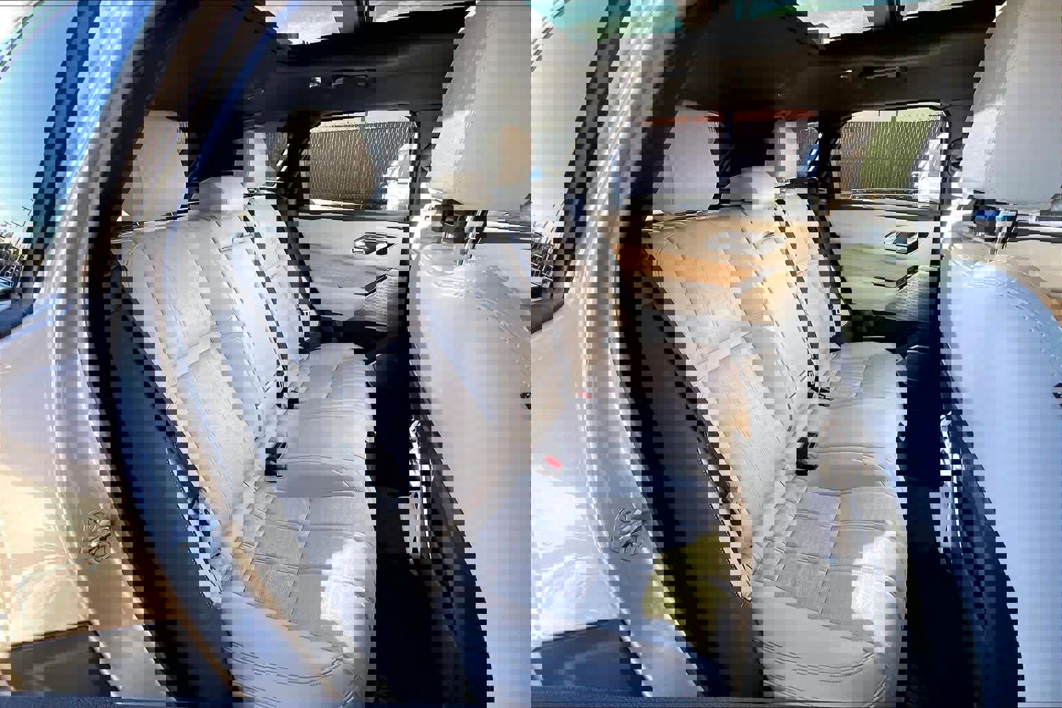 Used 2022 Land Rover Range Rover Velar R-Dynamic HSE image 30