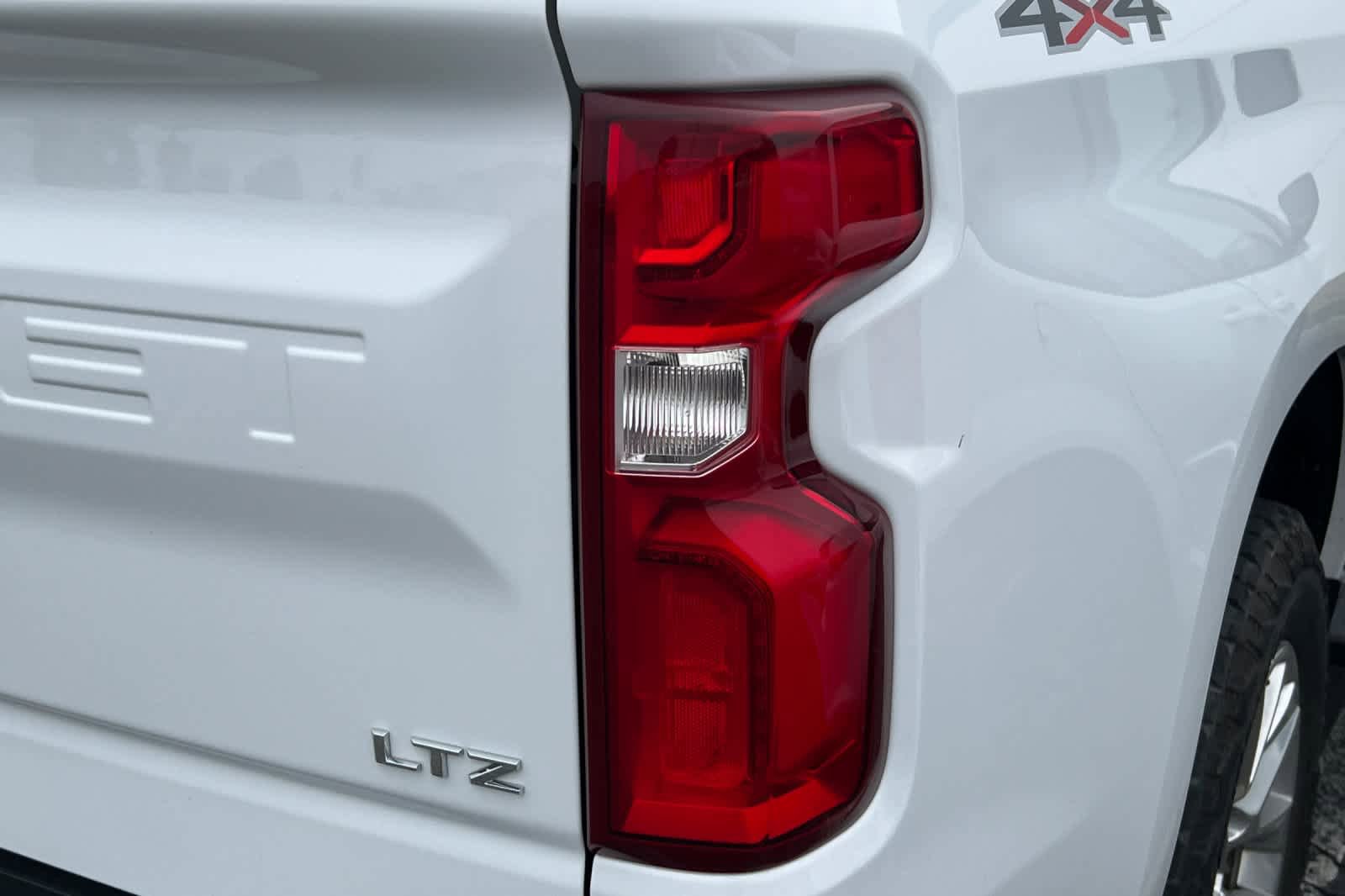 Used 2019 Chevrolet Silverado 1500 LTZ w/ LTZ Plus Package AWD/4WD image 18