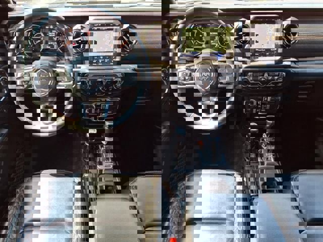 Used 2023 Jeep Gladiator Overland image 12