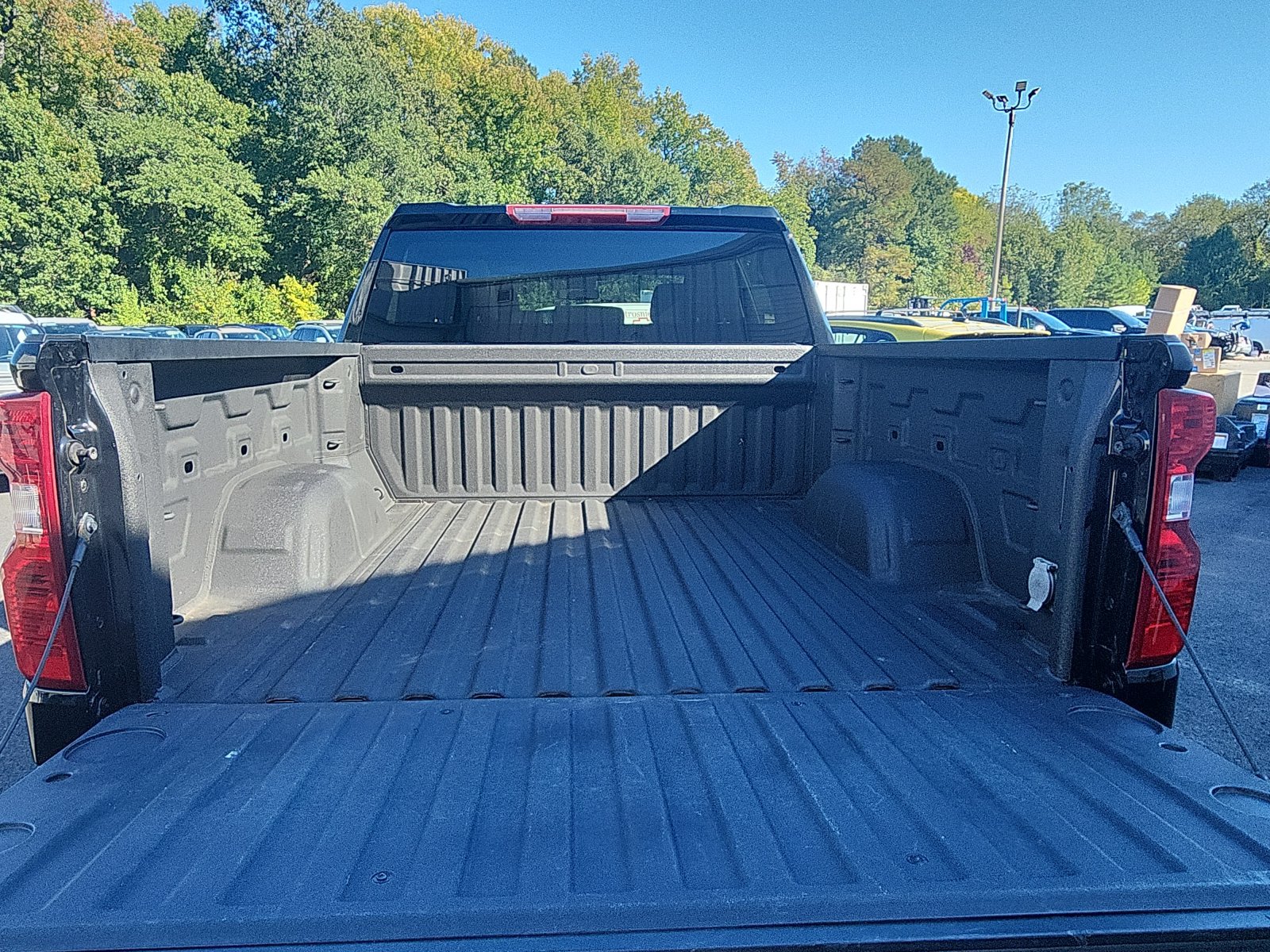 Used 2023 Chevrolet Silverado 1500 LT AWD/4WD image 25