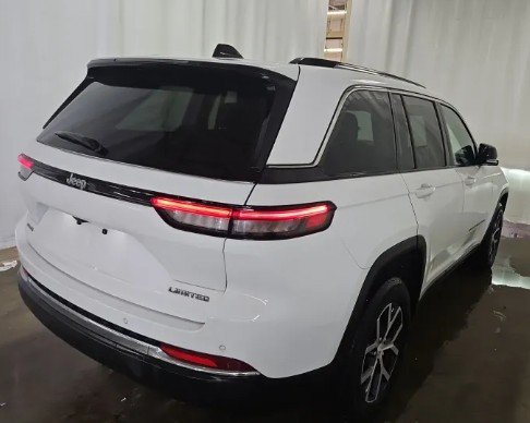 Used 2023 Jeep Grand Cherokee Limited AWD/4WD image 3