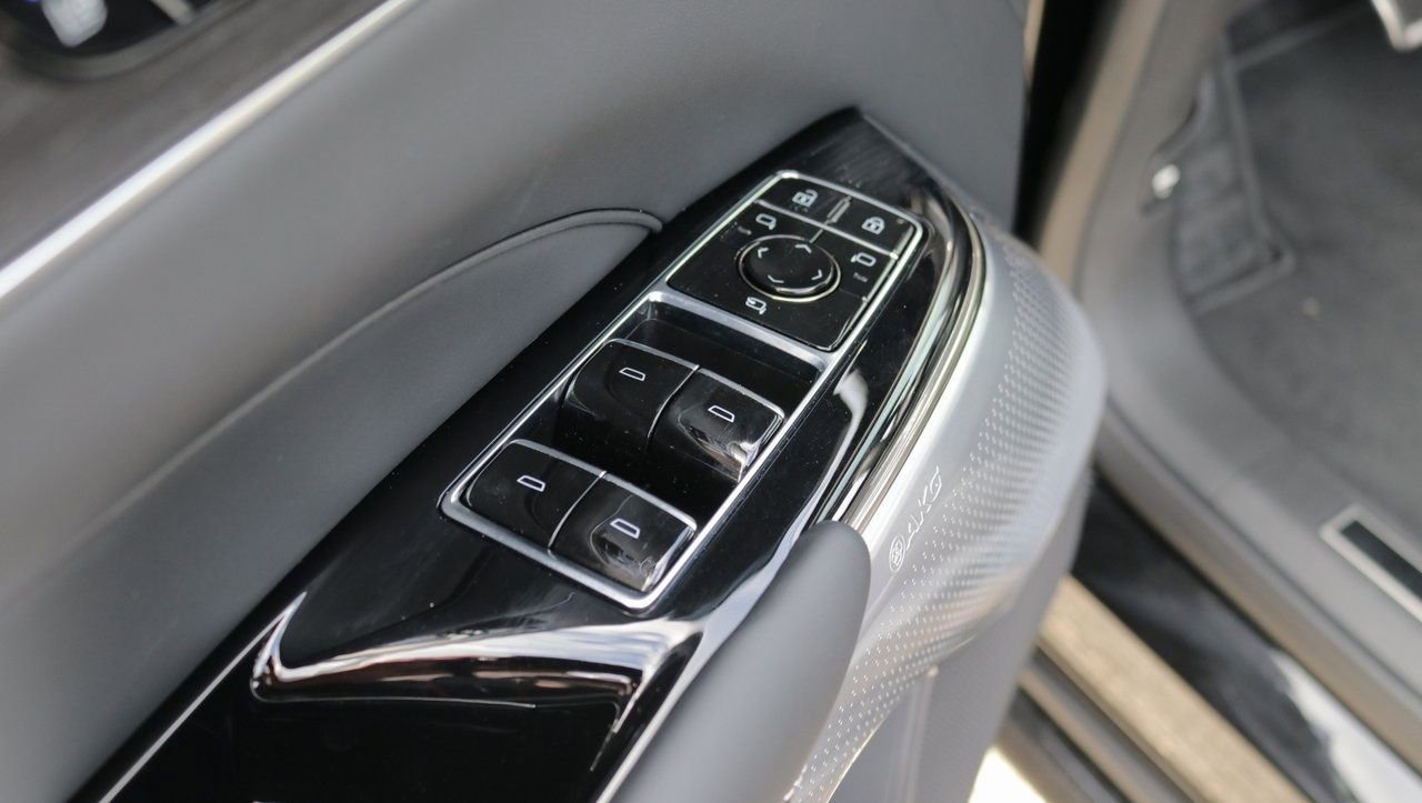 New 2026 Cadillac Lyriq V w/ Exterior Carbon Fiber Package image 11