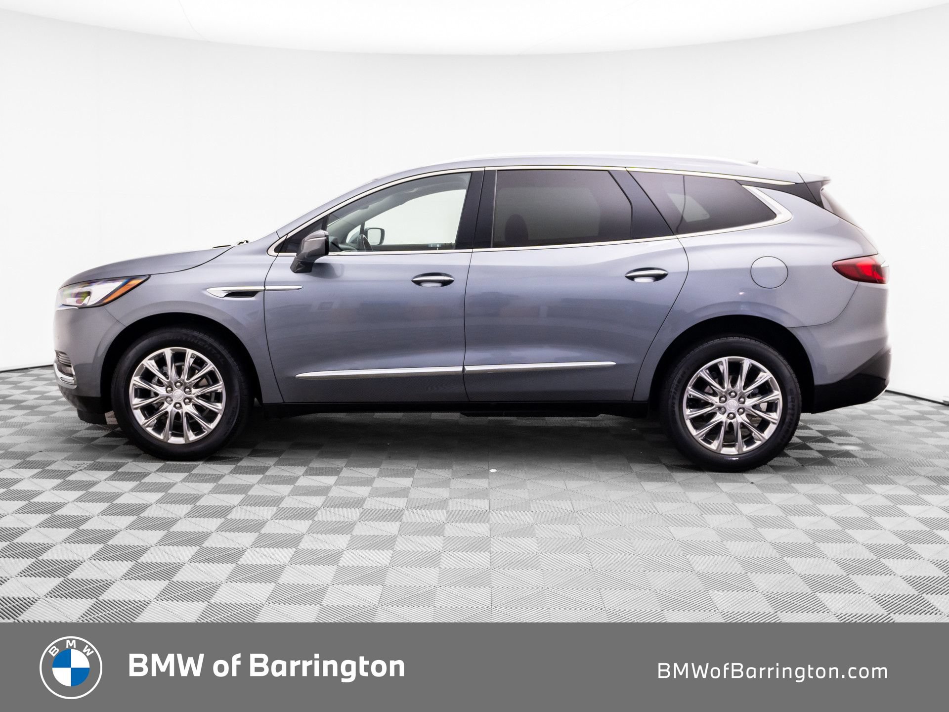 Used 2021 Buick Enclave Premium w/ Sun and Sites Package AWD/4WD image 2