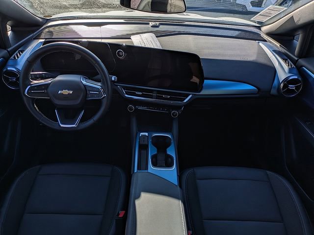 Used 2025 Chevrolet Equinox EV LT w/ Convenience Package image 13