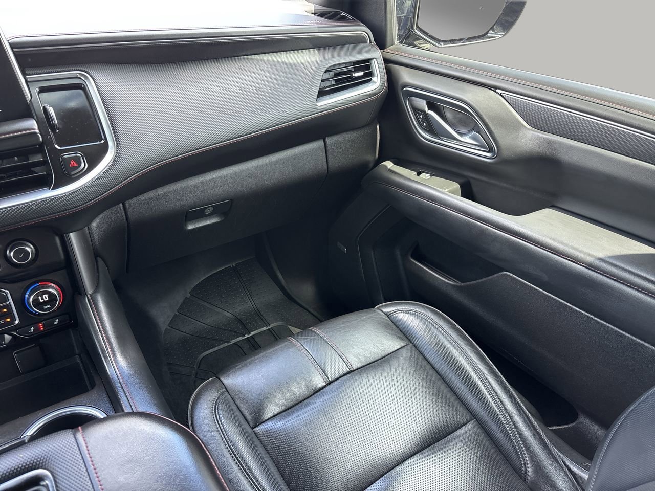 Used 2021 Chevrolet Suburban RST w/ Luxury Package AWD/4WD image 15