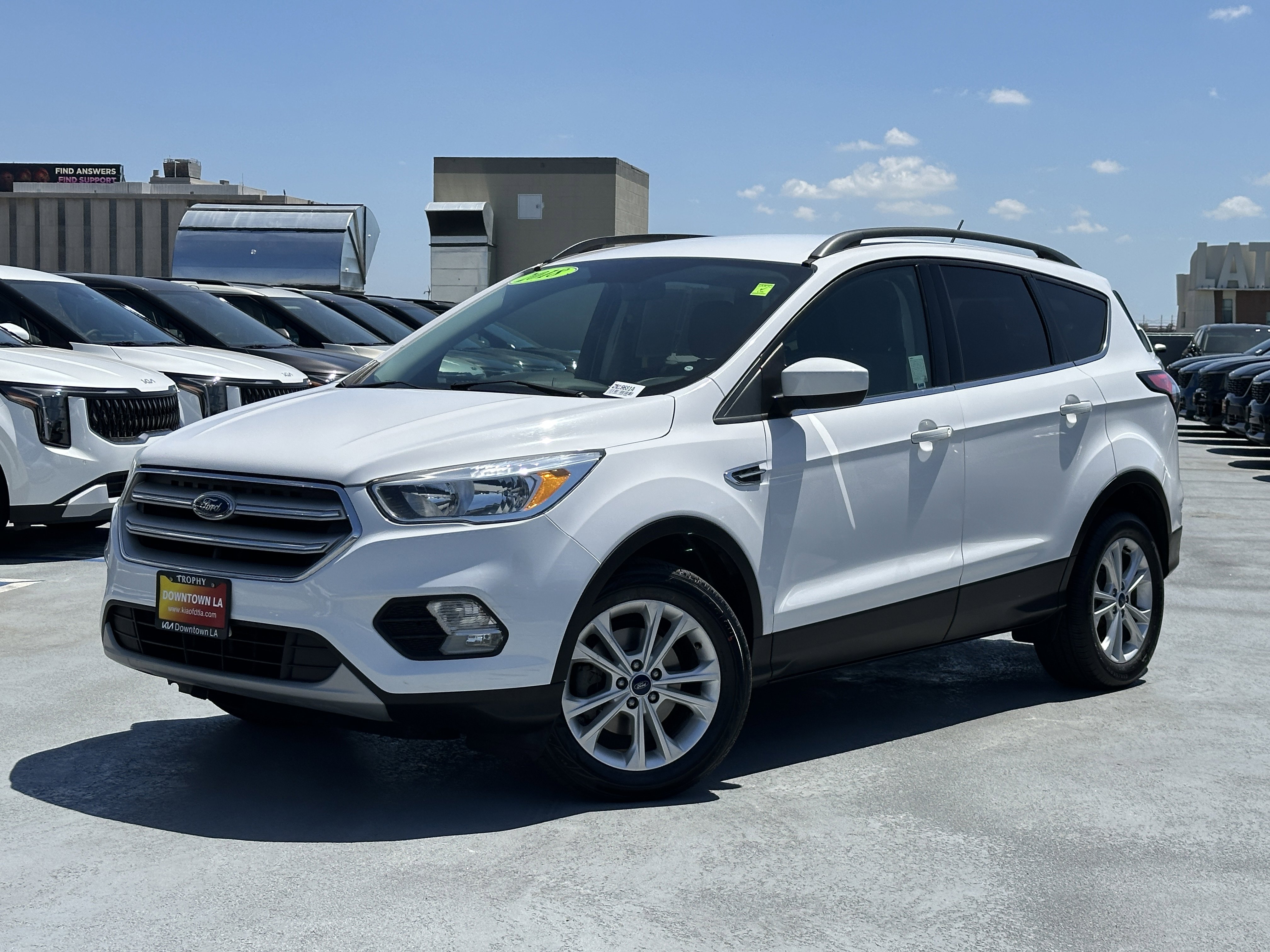 Used 2018 Ford Escape SE FWD image 2