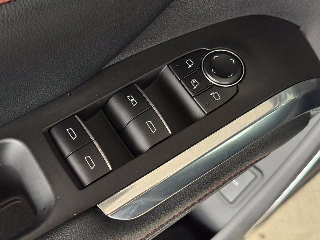 Used 2025 Chevrolet Traverse RS AWD/4WD image 33