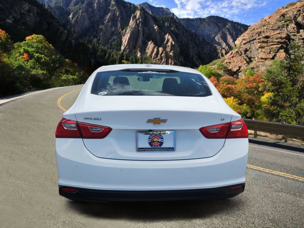 Used 2025 Chevrolet Malibu LT FWD image 4