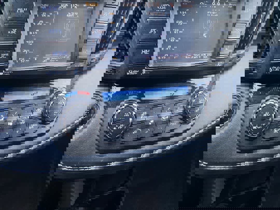 Used 2018 Toyota RAV4 XLE image 18