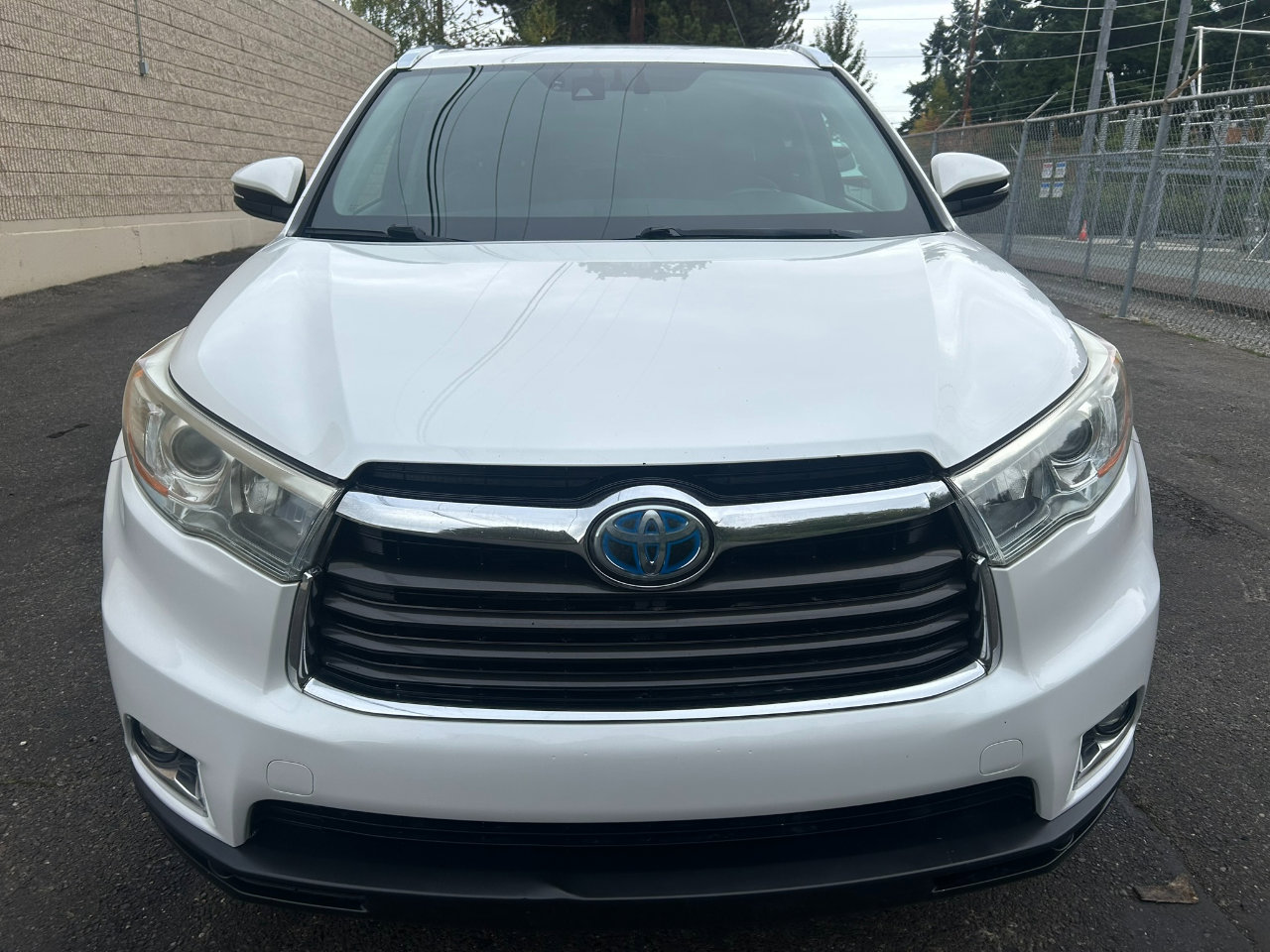 Used 2016 Toyota Highlander Limited Platinum image 2