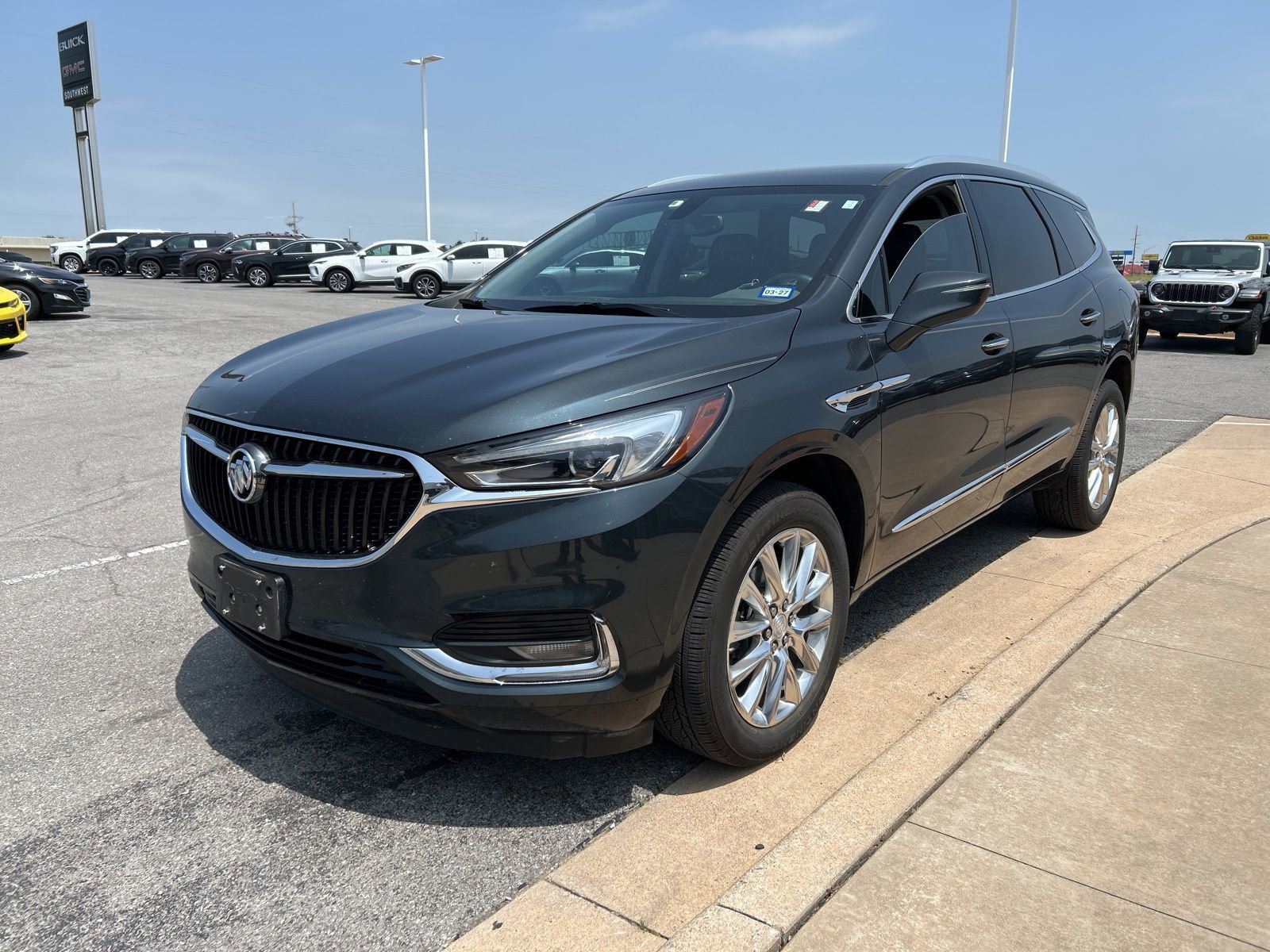 Used 2021 Buick Enclave Essence w/ Sound and Sites Package FWD image 1