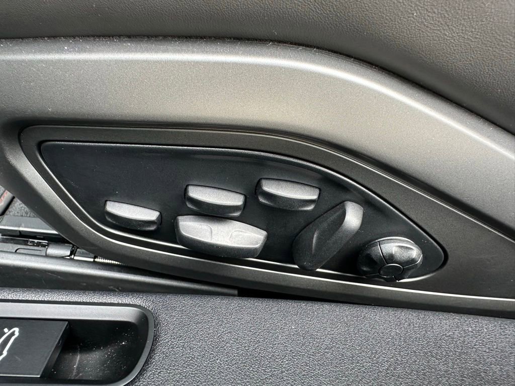 Used 2025 Porsche 911 Carrera GTS image 21