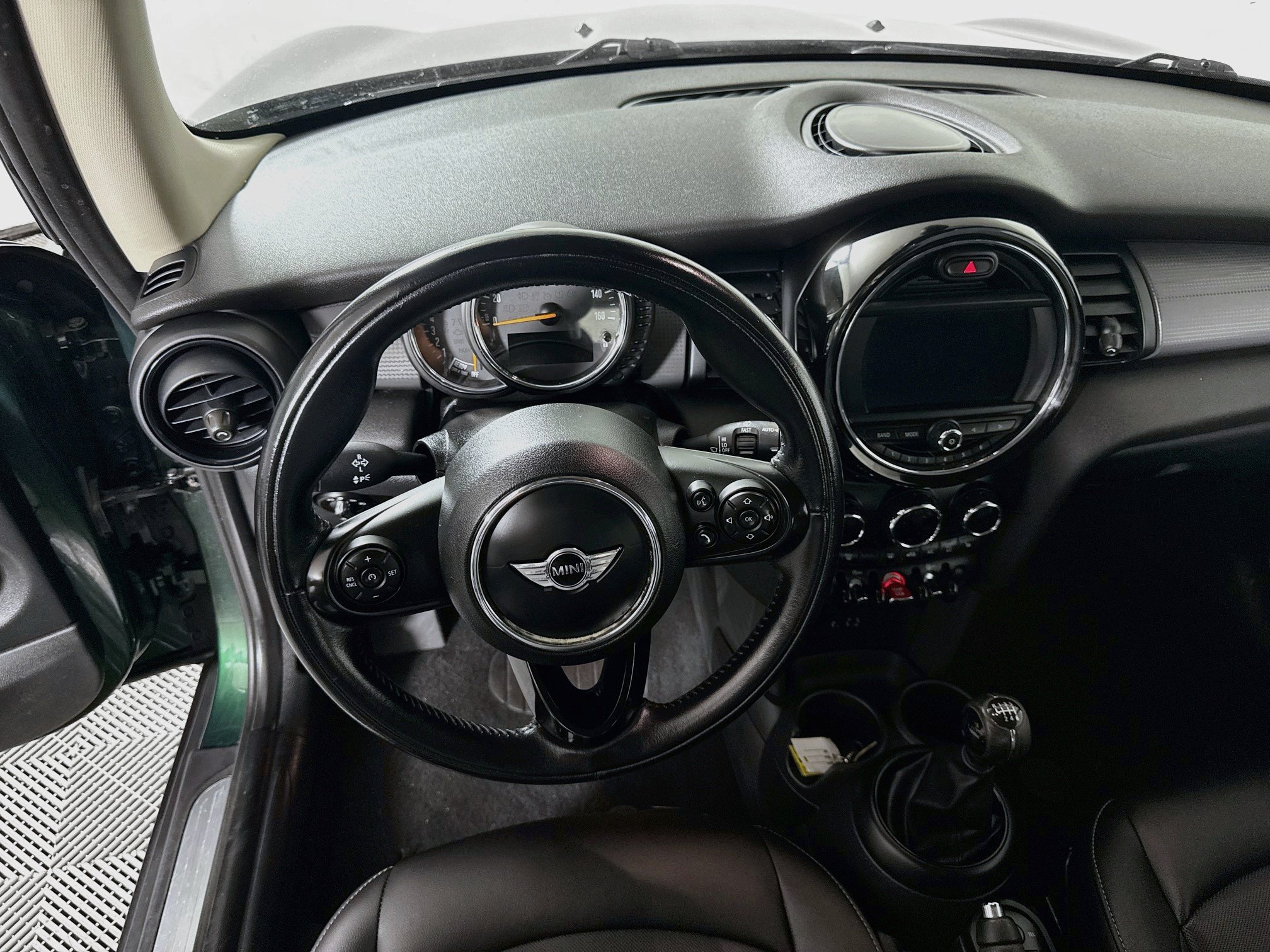 Used 2017 MINI Cooper 2-Door Hardtop FWD image 21