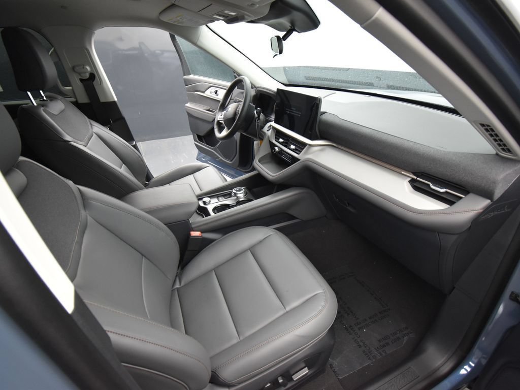 New 2026 Ford Explorer Active w/ Active Comfort Package AWD/4WD image 12
