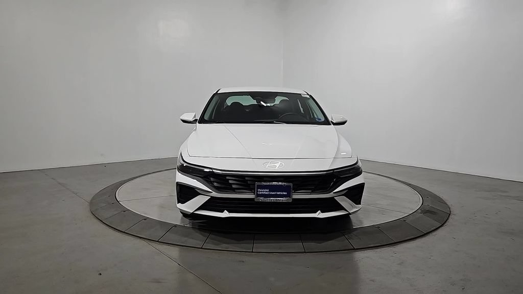 Certified 2025 Hyundai Elantra Hybrid FWD image 10