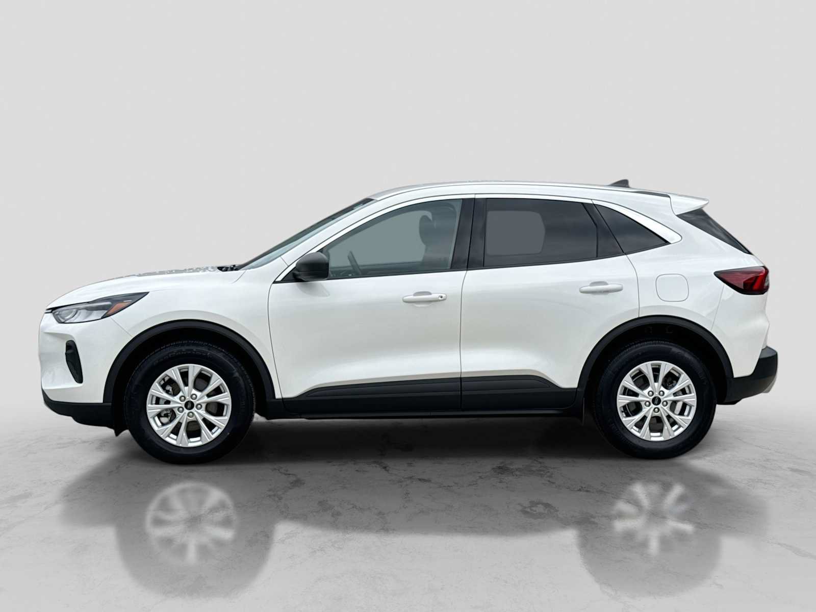 Used 2023 Ford Escape Active AWD/4WD image 3