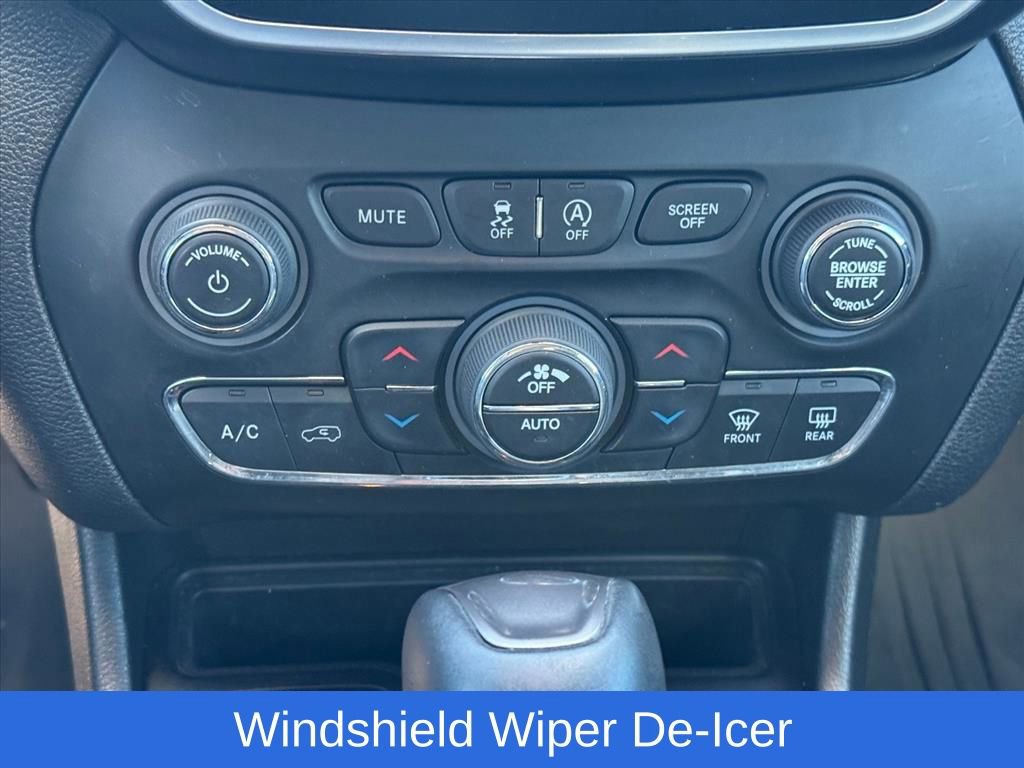 Used 2020 Jeep Cherokee Latitude Lux w/ Comfort/Convenience Group image 18