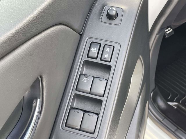 Used 2025 Nissan Frontier SV AWD/4WD image 16