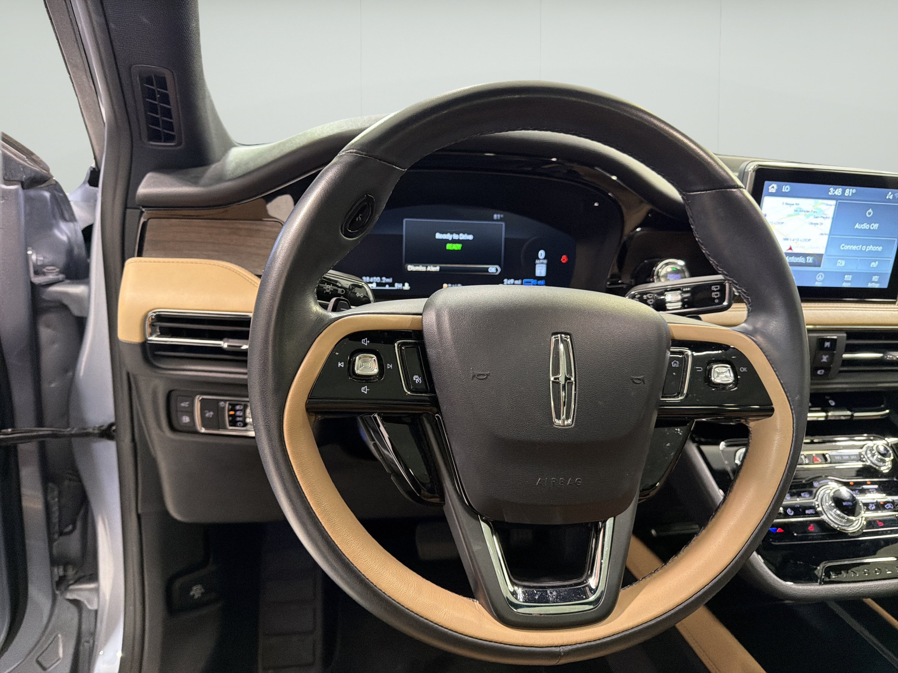 Used 2022 Lincoln Corsair Grand Touring w/ Towing Package AWD/4WD image 15