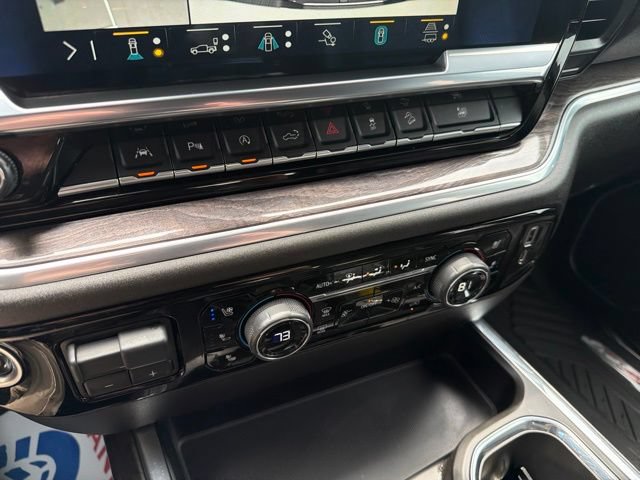 Used 2022 Chevrolet Silverado 1500 LTZ AWD/4WD image 24